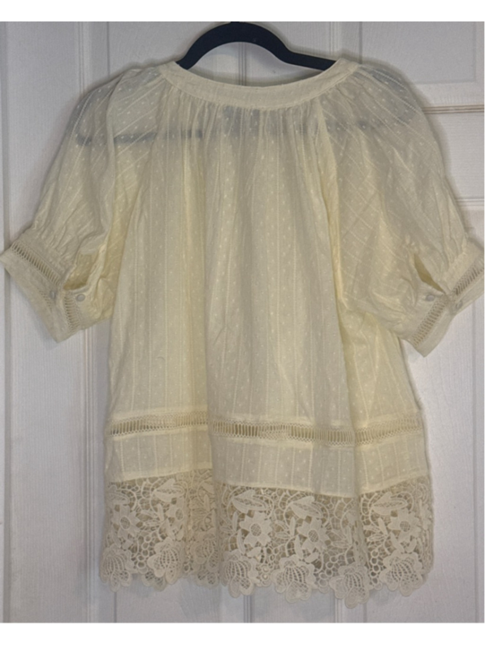 GiGiO Cream Lace Trim Blouse Size L - Picture 3 of 4
